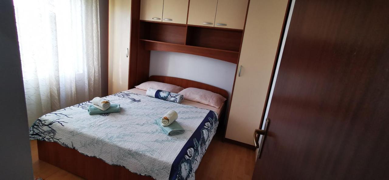 Apartmani Marija Kolan Ngoại thất bức ảnh