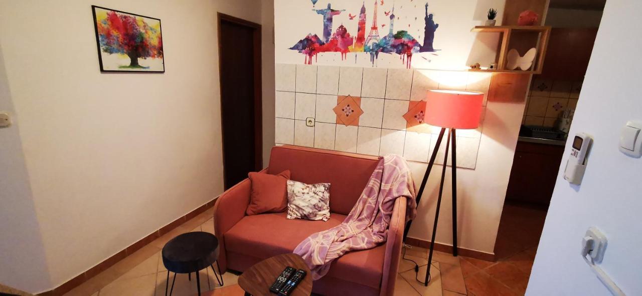 Apartmani Marija Kolan Ngoại thất bức ảnh