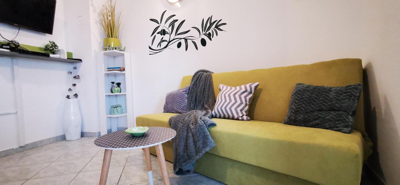 Apartmani Marija Kolan Ngoại thất bức ảnh