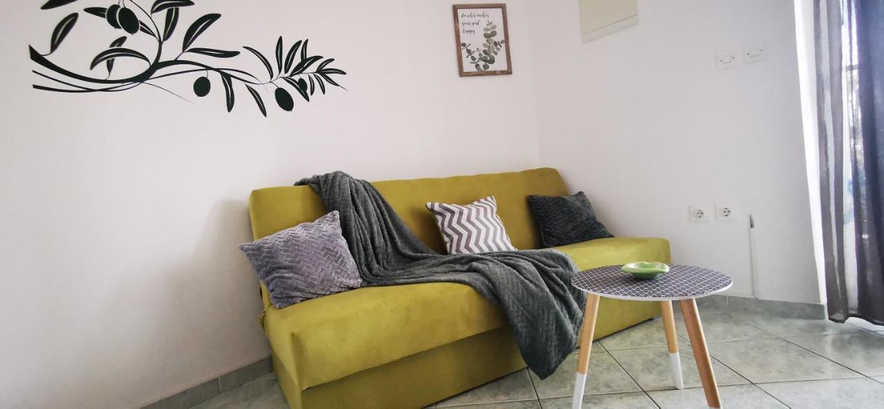 Apartmani Marija Kolan Ngoại thất bức ảnh