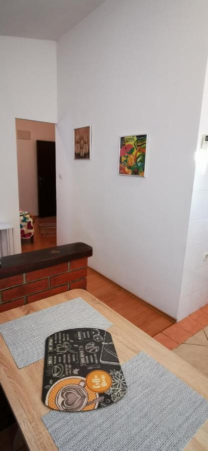 Apartmani Marija Kolan Ngoại thất bức ảnh