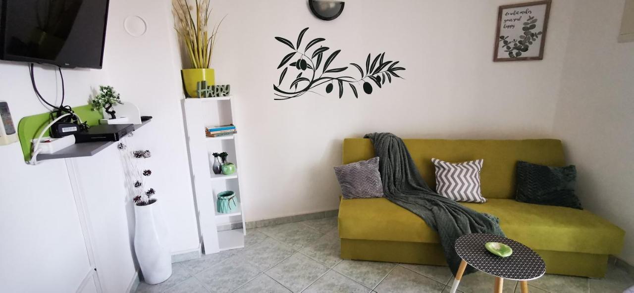 Apartmani Marija Kolan Ngoại thất bức ảnh
