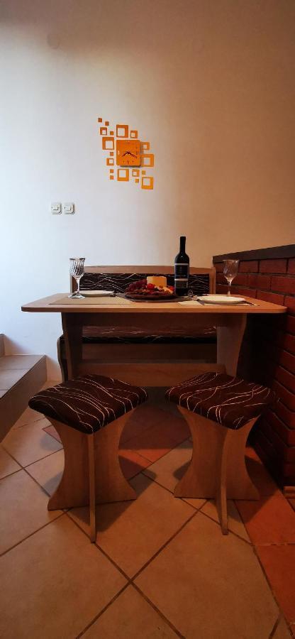 Apartmani Marija Kolan Ngoại thất bức ảnh
