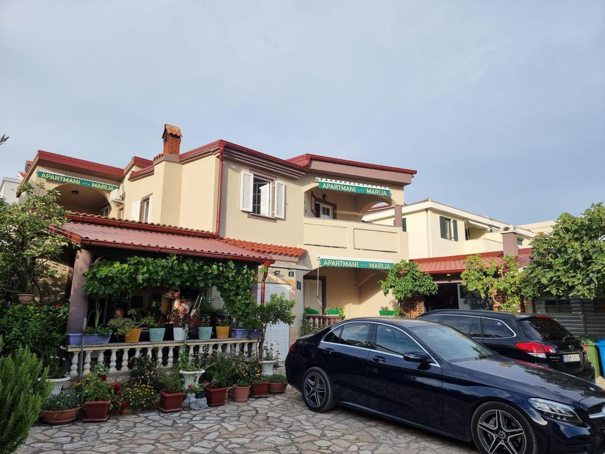 Apartmani Marija Kolan Ngoại thất bức ảnh